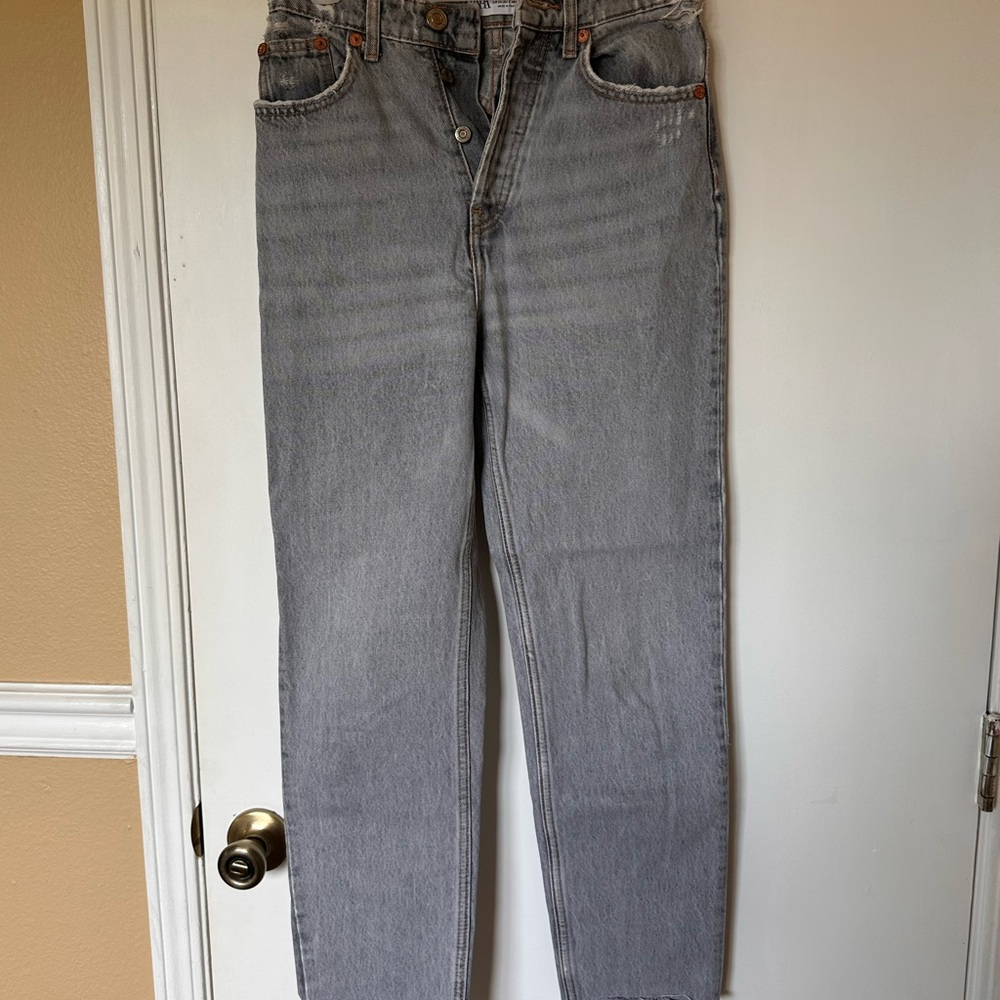 Zara Gray Straight Jeans Timeless Design